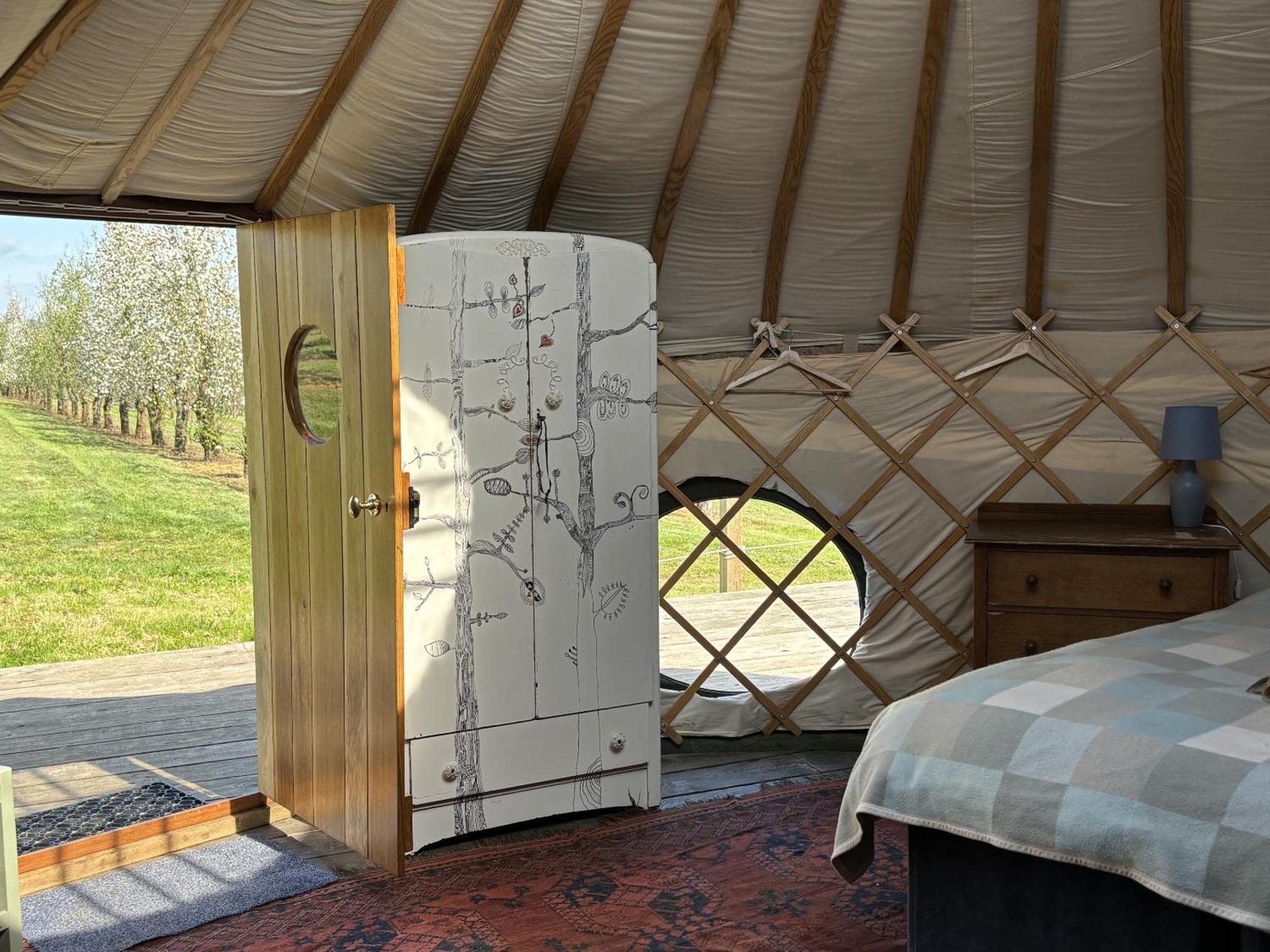 Dragon Orchard Retreat Villa Ledbury Ruang foto